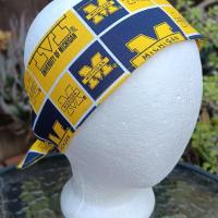 3” Wide University of Michigan headband, handmade, hair wrap, hair tie, head wrap, pin up style, retro, rockabilly, UofM