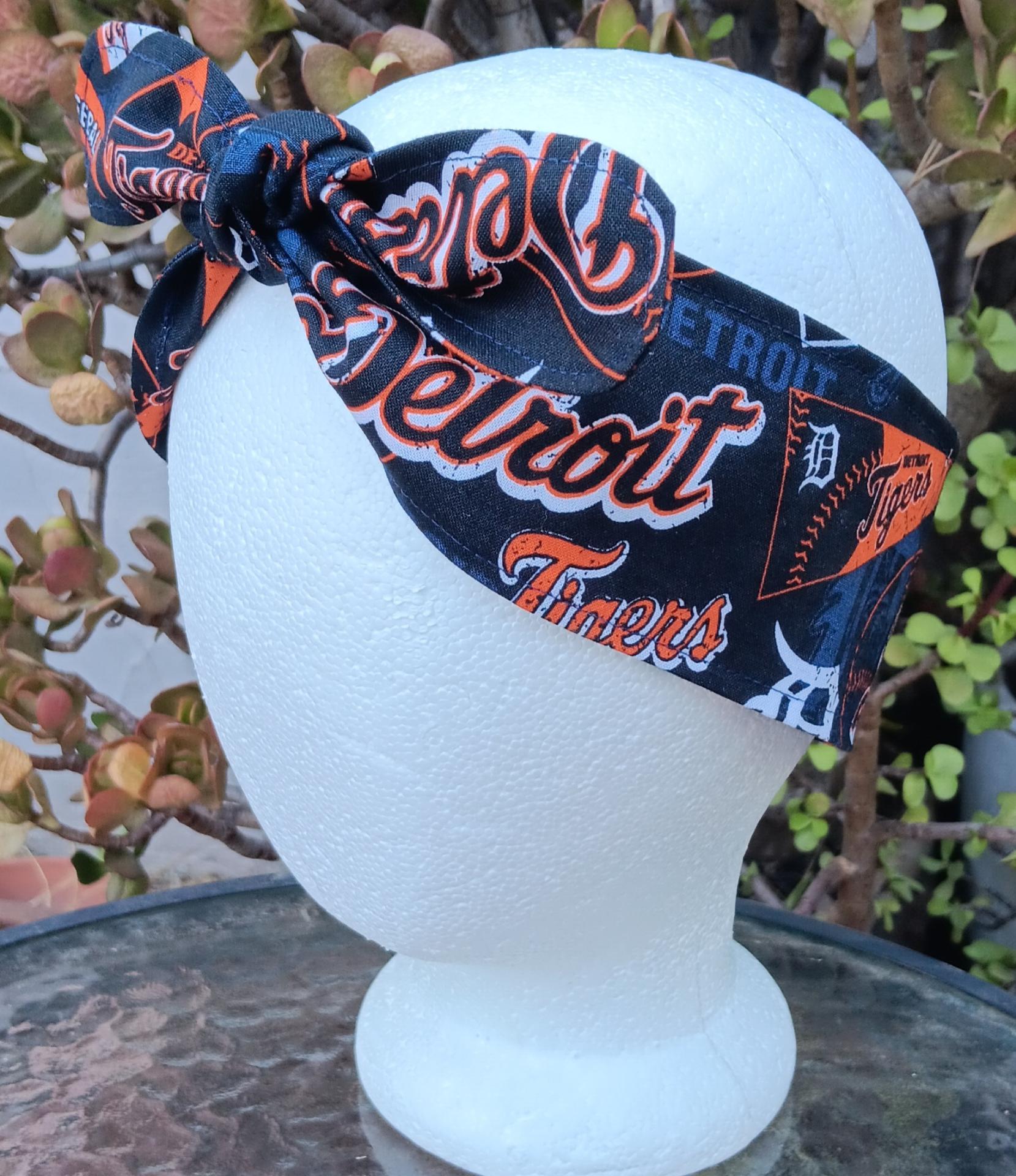 3” Wide Detroit Tigers headband, hair wrap, hair tie, head wrap, pin up style, retro, rockabilly, head scarf, Old English D, handmade
