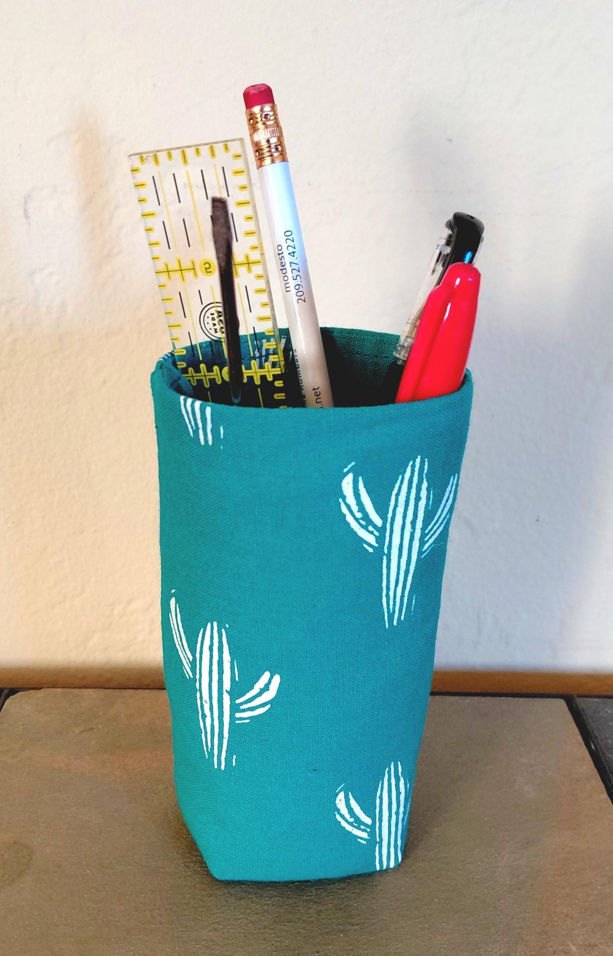 Cactus Eyeglasses Holder, Cactus Glasses Stand, Glasses Holder, Mom Gift, Weighted Stand-up Glasses Pouch, Cactus Lover Gift
