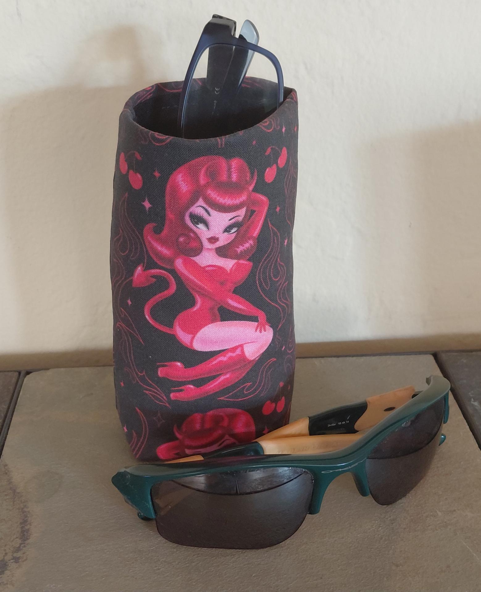 She Devil Print Eyeglasses Holder, Glasses Stand, Glasses Holder, Rockabilly Gift, Weighted Stand-up Glasses Pouch, Pin-Up Lover Gift