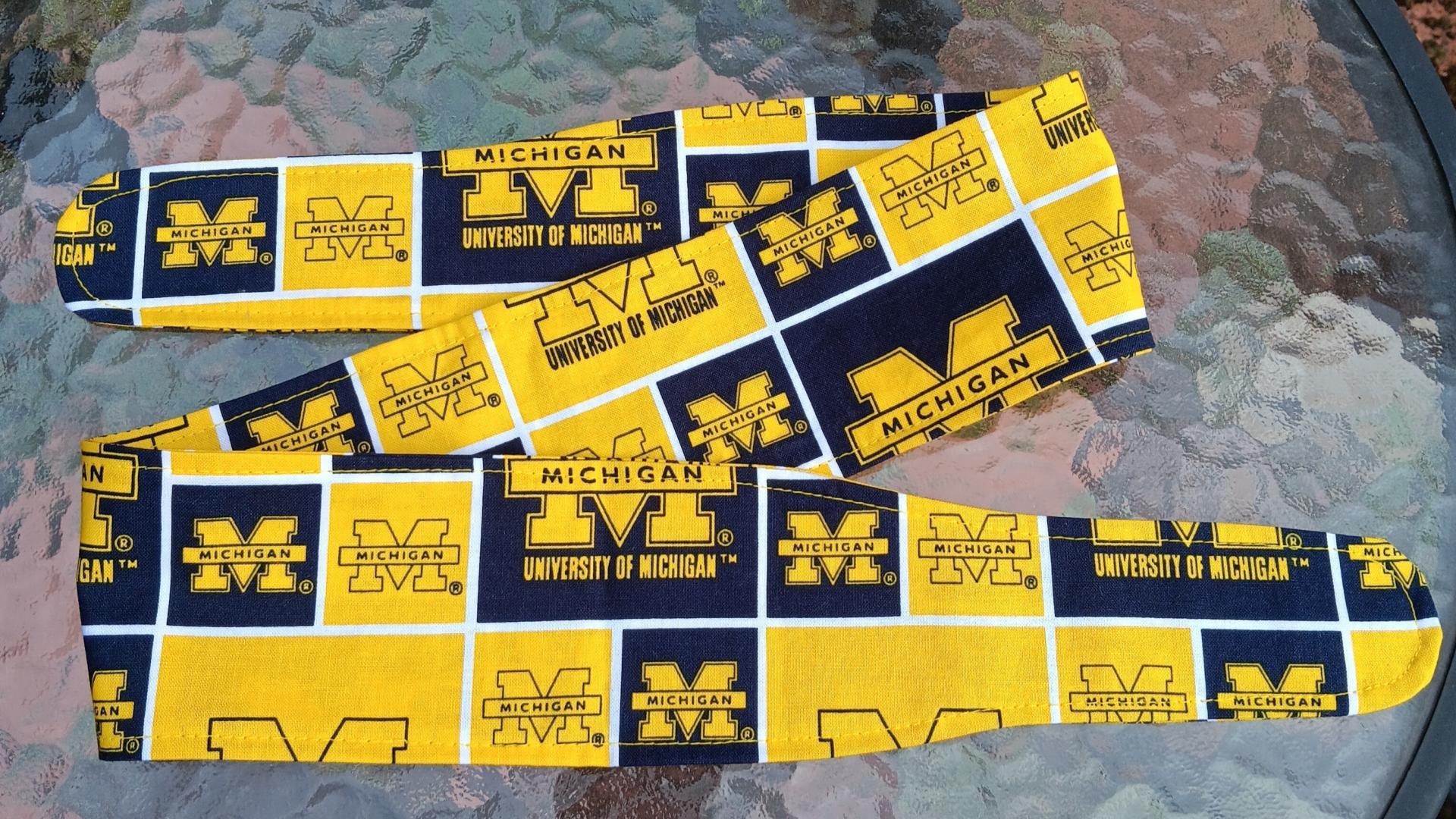 3” Wide University of Michigan headband, handmade, hair wrap, hair tie, head wrap, pin up style, retro, rockabilly, UofM