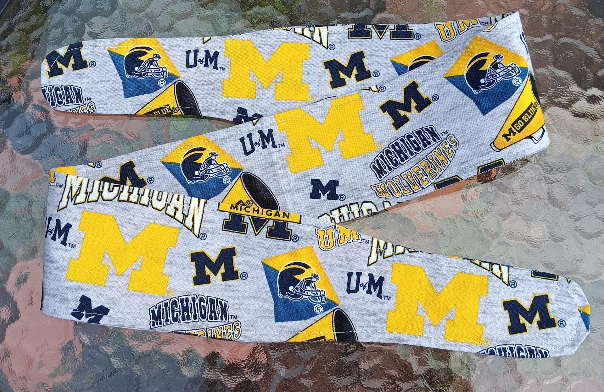 3” Wide University of Michigan headband, handmade, hair wrap, hair tie, head wrap, pin up style, retro, rockabilly, UofM, heather grey