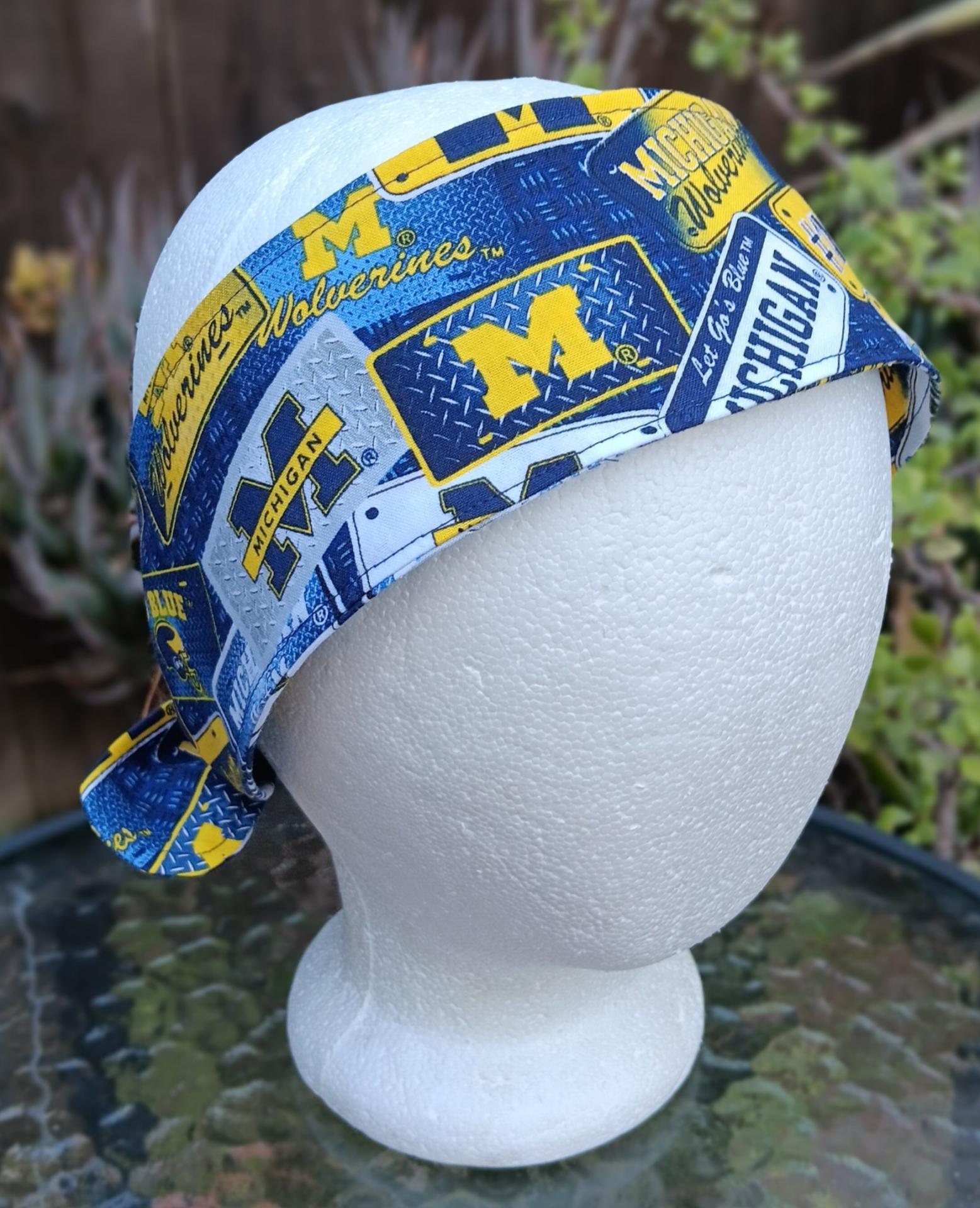 3” Wide University of Michigan headband, handmade, hair wrap, hair tie, head wrap, pin up style, retro, rockabilly, UofM, license plates print