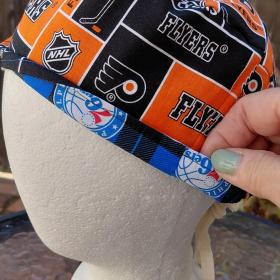 Toggle Cord Lock Reversible Philadelphia 76ers / Flyers scrub cap, handmade, for short hair, adjustable, for nurse, dentist, technician, food service